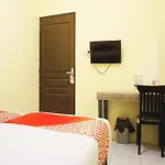Oyo 1192 Lotus Inn