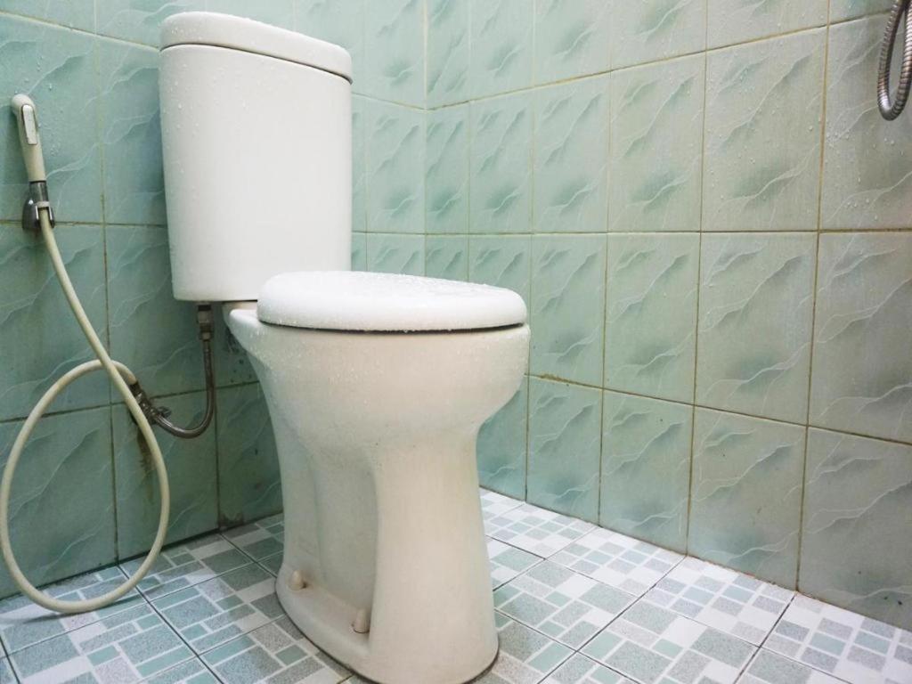 Hotel Oyo 1192 Lotus Pekanbaru