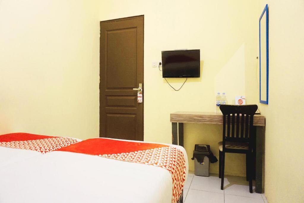 Oyo 1192 Lotus Hotel 2*